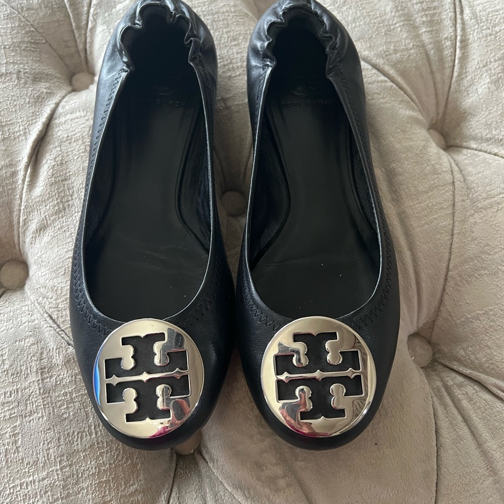 Tory Burch Women's Minnie Travel Ballet Flats, Perfect Black/Silver, 8.5 M US